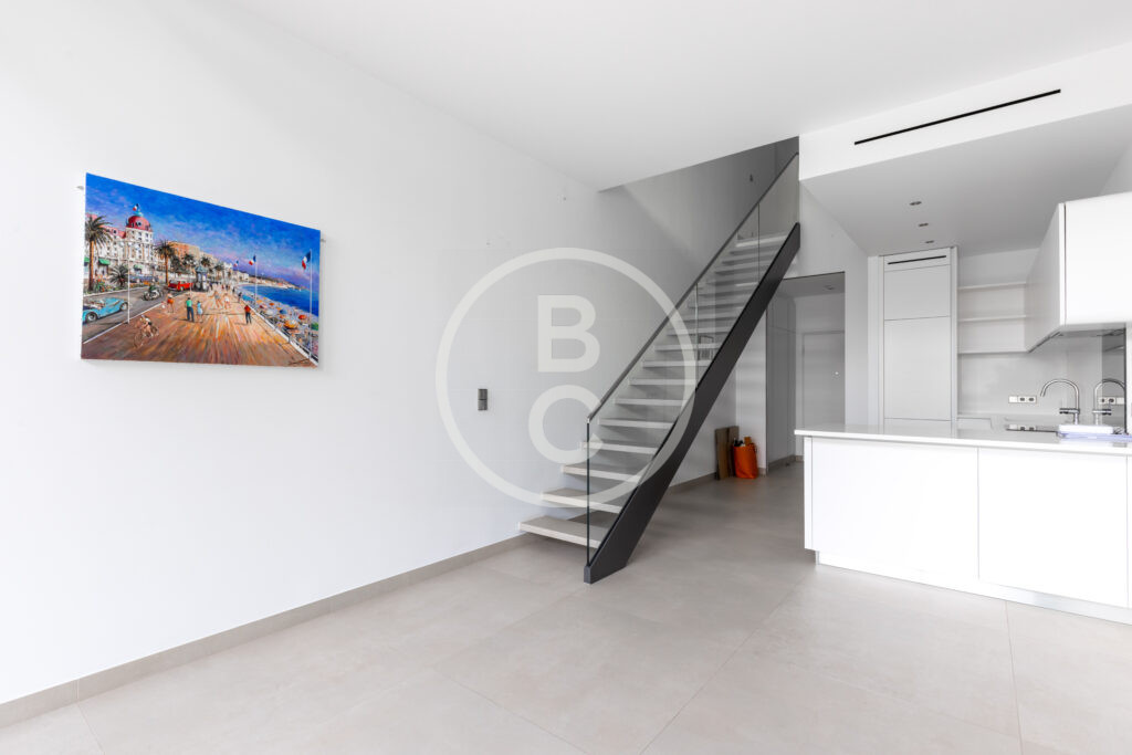 BEAUTIFUL 2 ROOMS DUPLEX