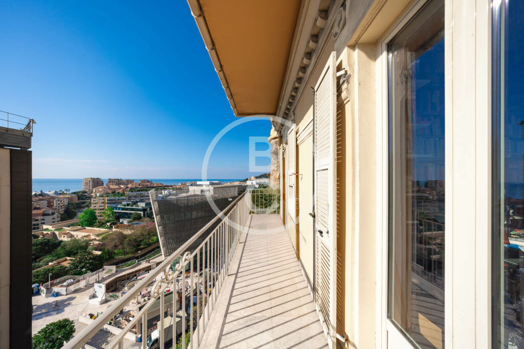 MAGNIFICENT 3 ROOM APARTMENT WITH A VIEW