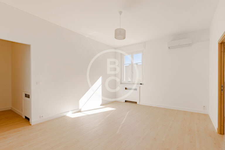 2 BEDROOM APARTMENT – BD DES MOULINS