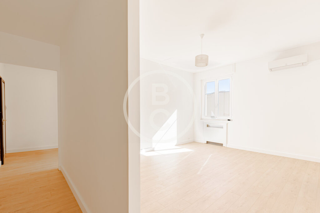 2 BEDROOM APARTMENT - BD DES MOULINS