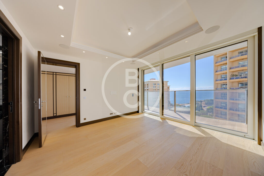 LUXURIOUS 3 BEDROOM APARTMENT