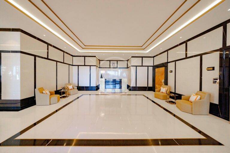 3-BEDROOM APARTMENT IN A PRESTIGIOUS RESIDENCE