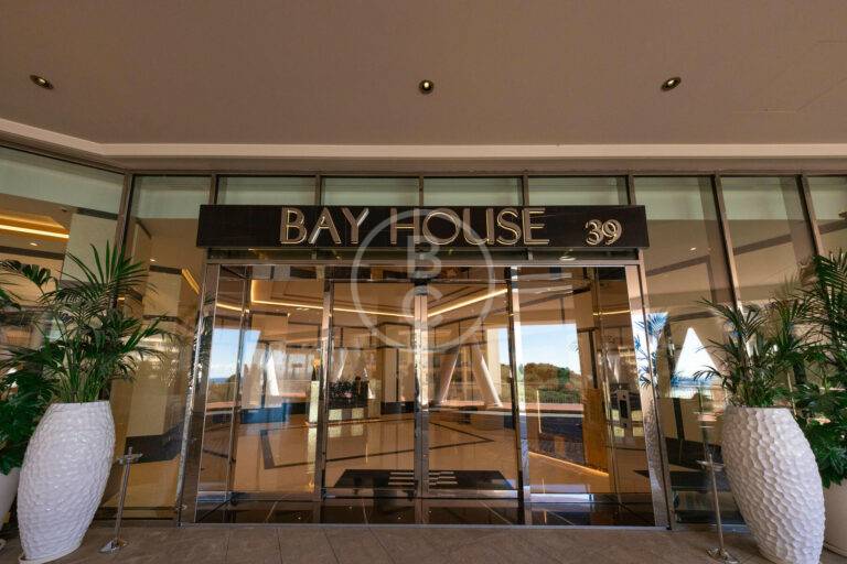 3-BEDROOM APARTMENT IN A PRESTIGIOUS RESIDENCE