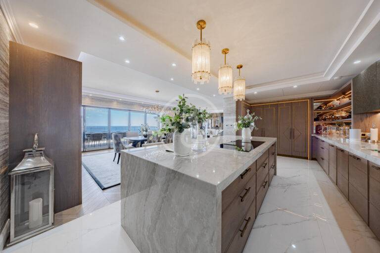 RENOVATED PENTHOUSE NEAR MONACO WITH SEA VIEW ON