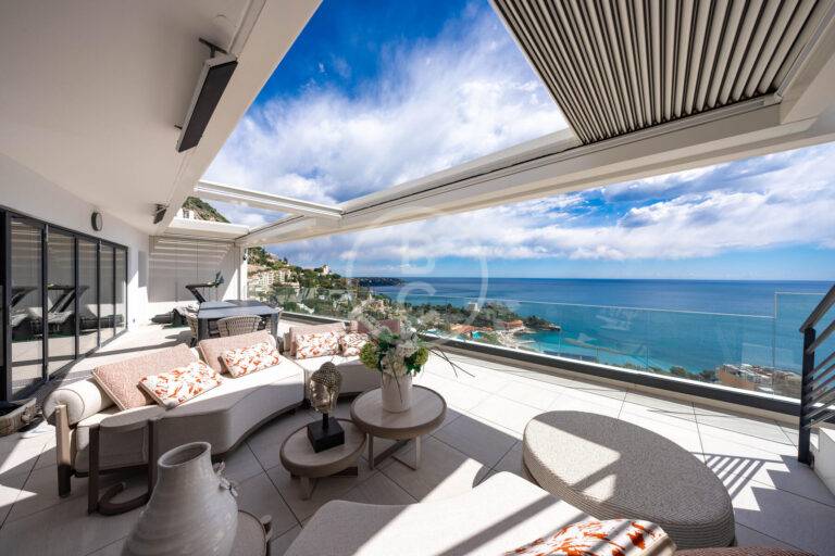 RENOVATED PENTHOUSE NEAR MONACO WITH SEA VIEW ON