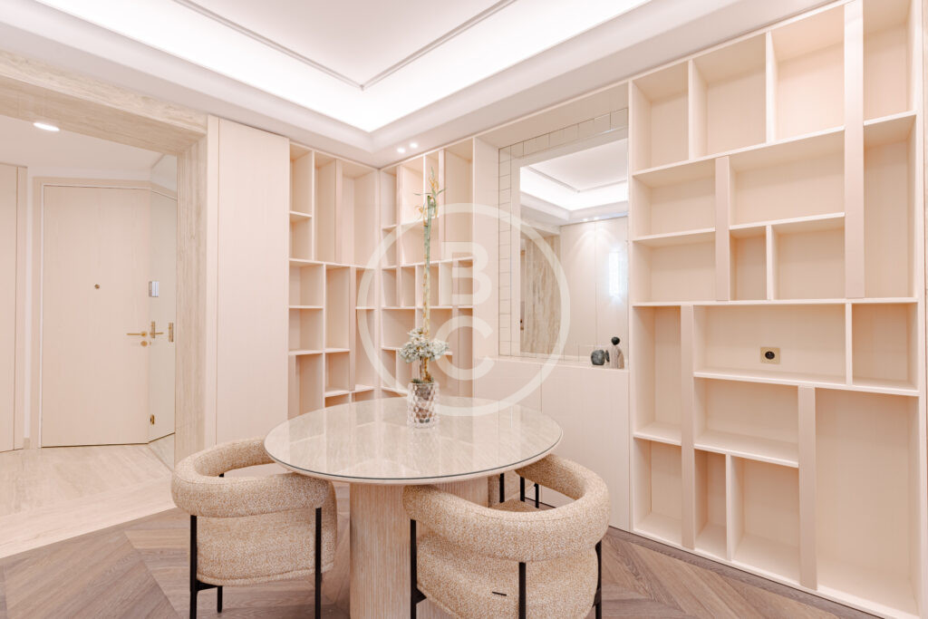 RENOVATED & DECORATED PIED-À-TERRE