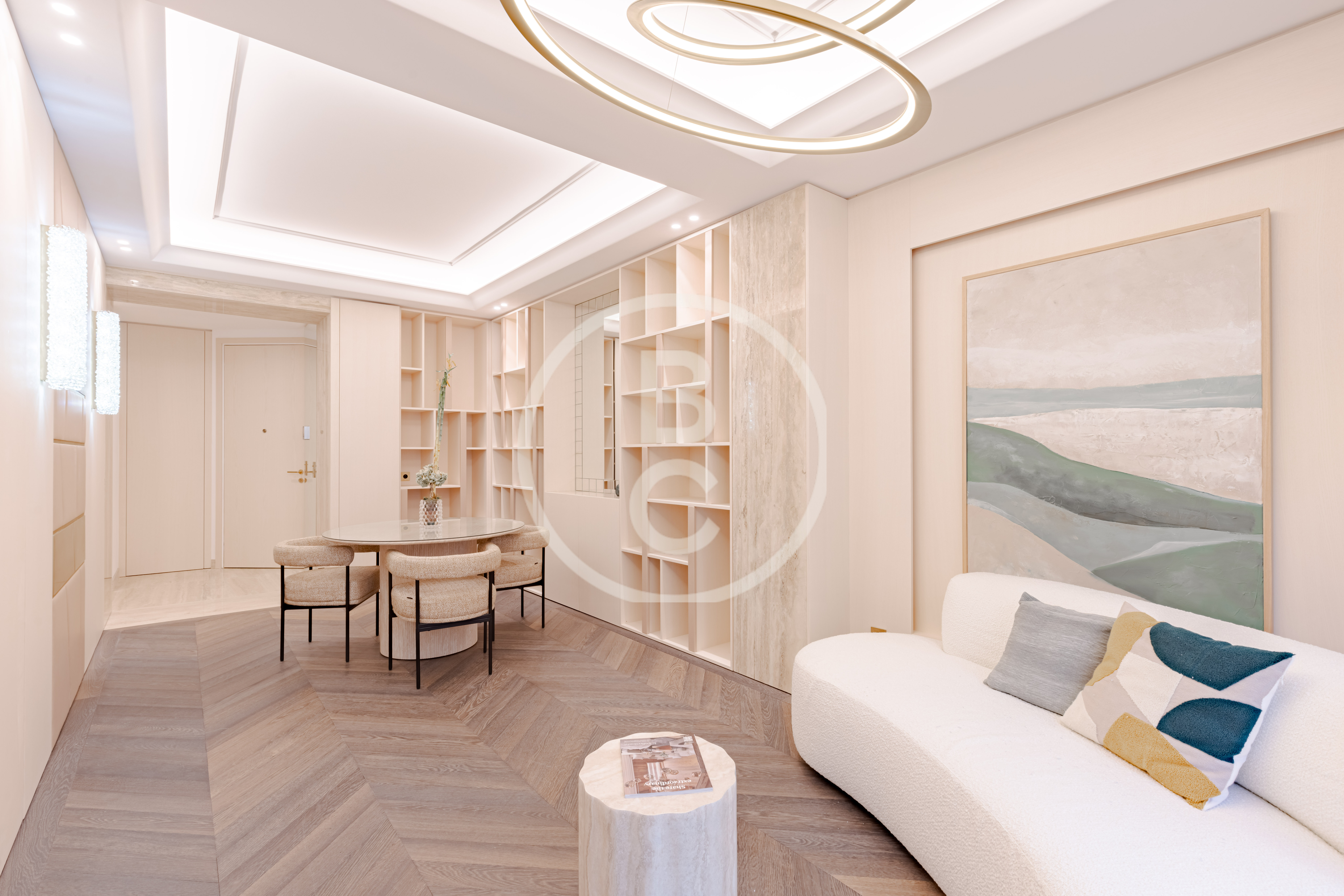 RENOVATED & DECORATED PIED-À-TERRE