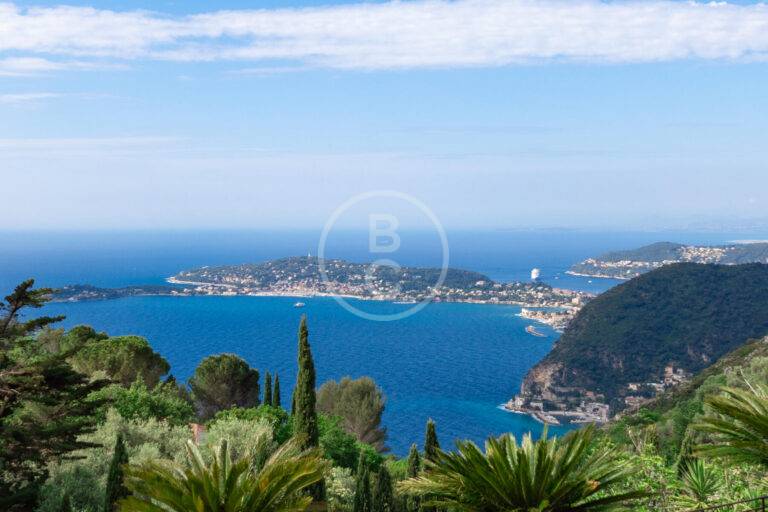 TWO VILLAS NEAR MONACO WITH SWIMMING POOL