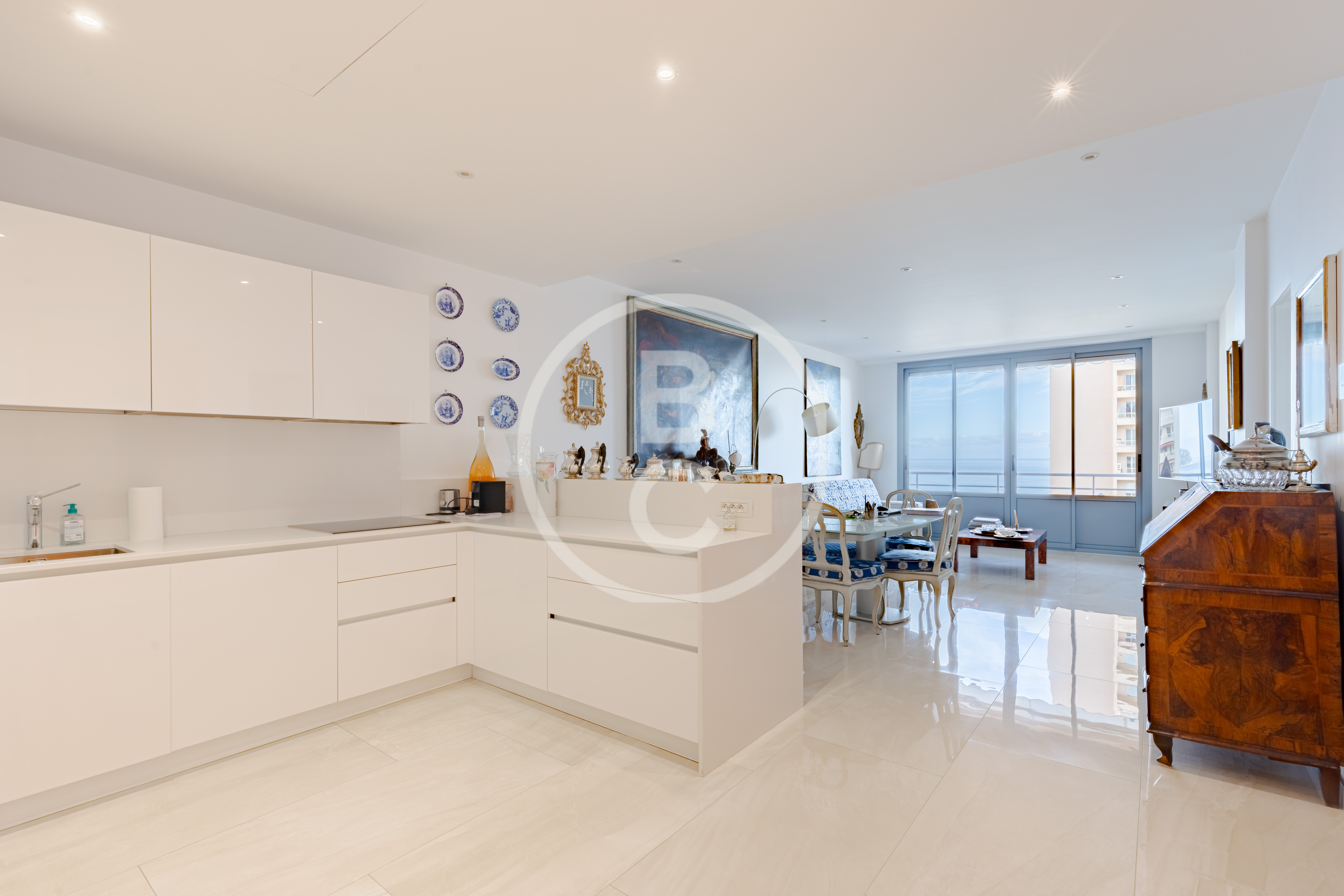 3 ROOMS CENTRAL WITH SEA VIEW