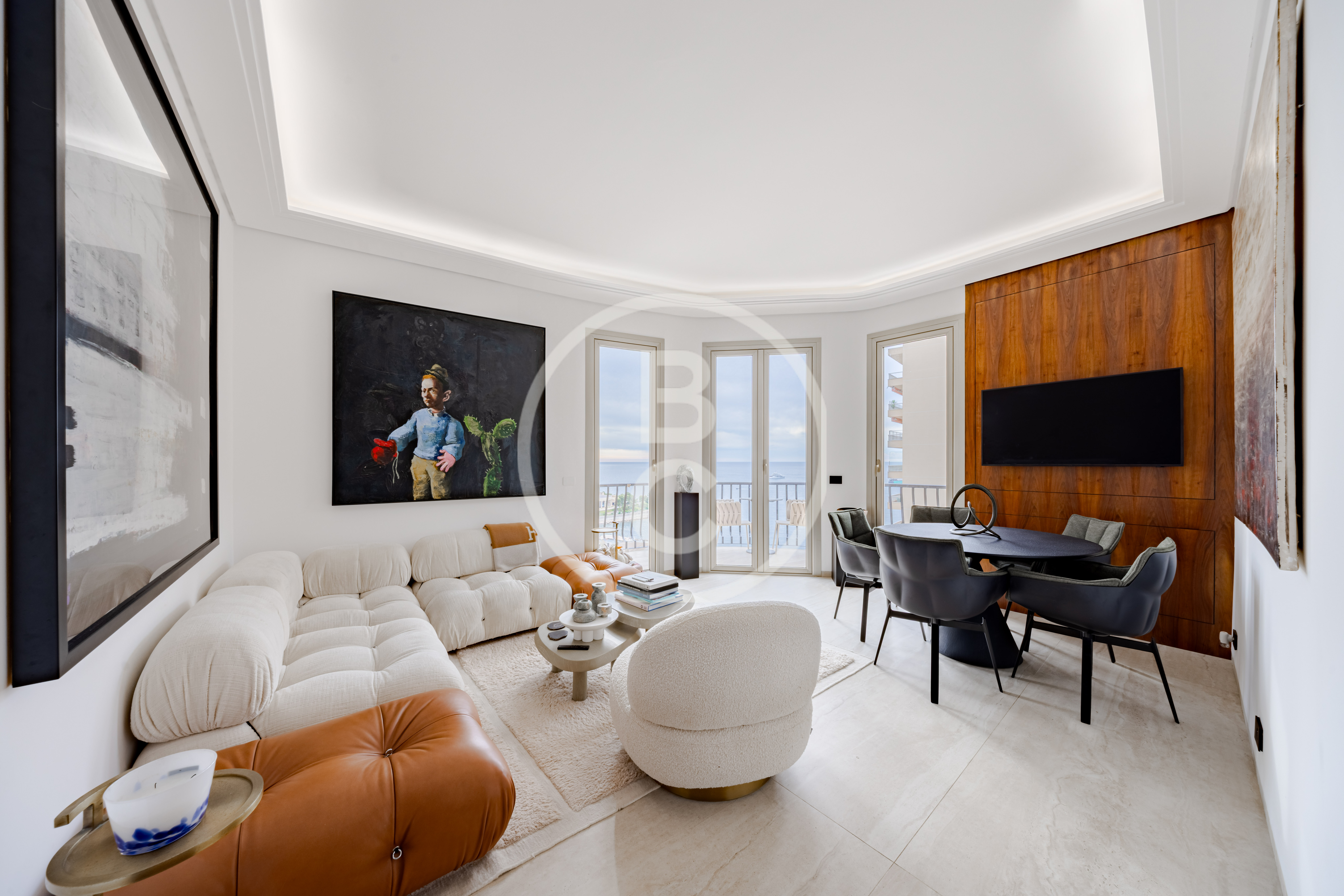 LUXURIOUS ONE BEDROOM APARTMENT WITH STUDY – TOP FLOOR