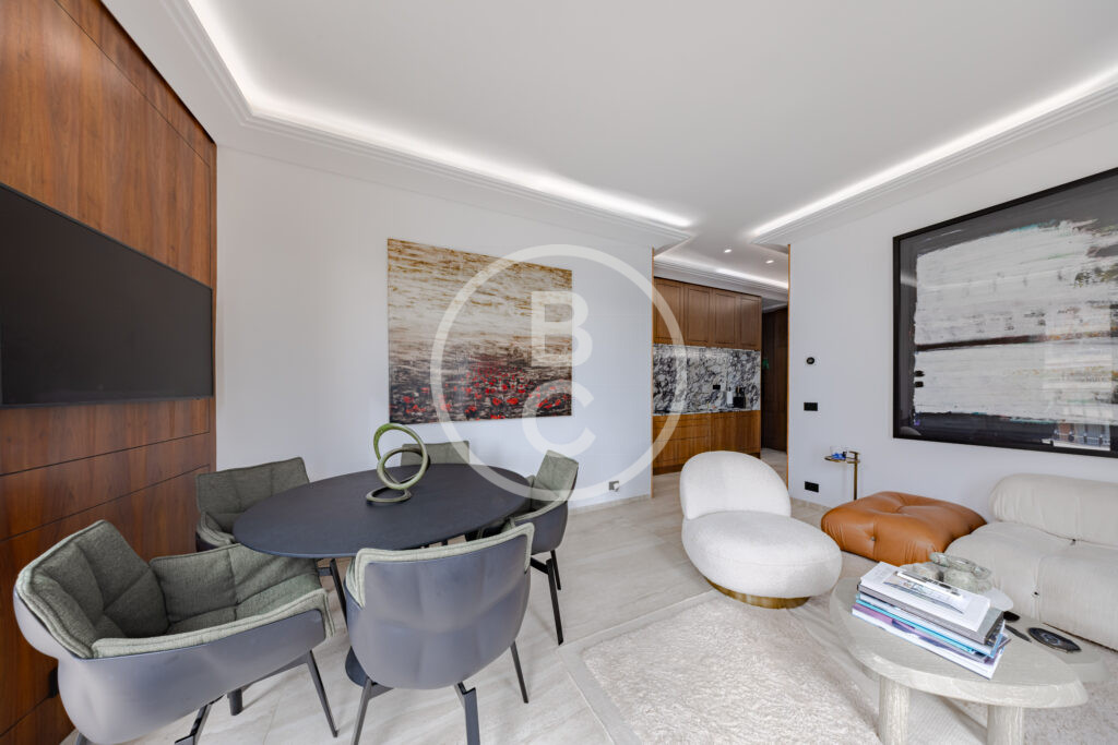 LUXURIOUS ONE BEDROOM APARTMENT WITH STUDY - TOP FLOOR