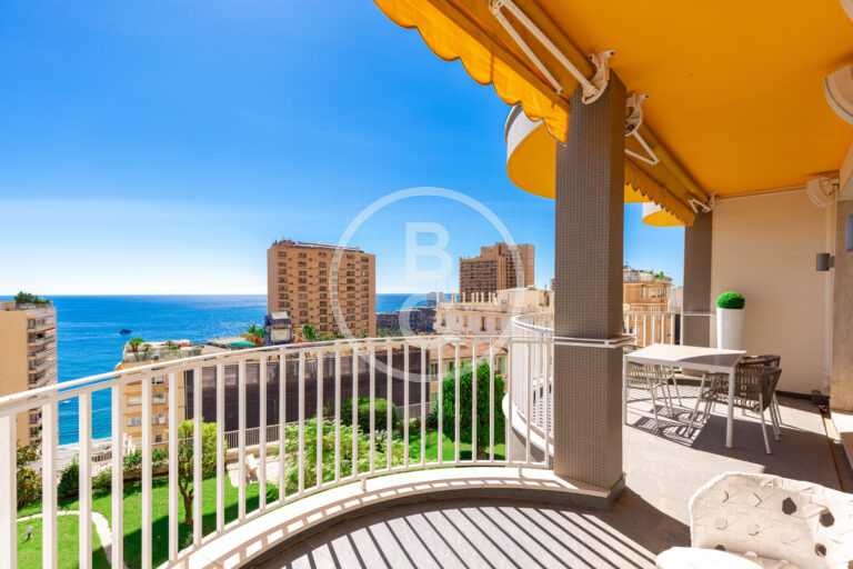 RENOVATED 2 BEDROOM WITH SEA VIEW