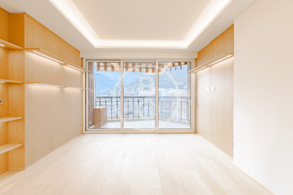 MAGNIFICENT 1 BEDROOM RENOVATED