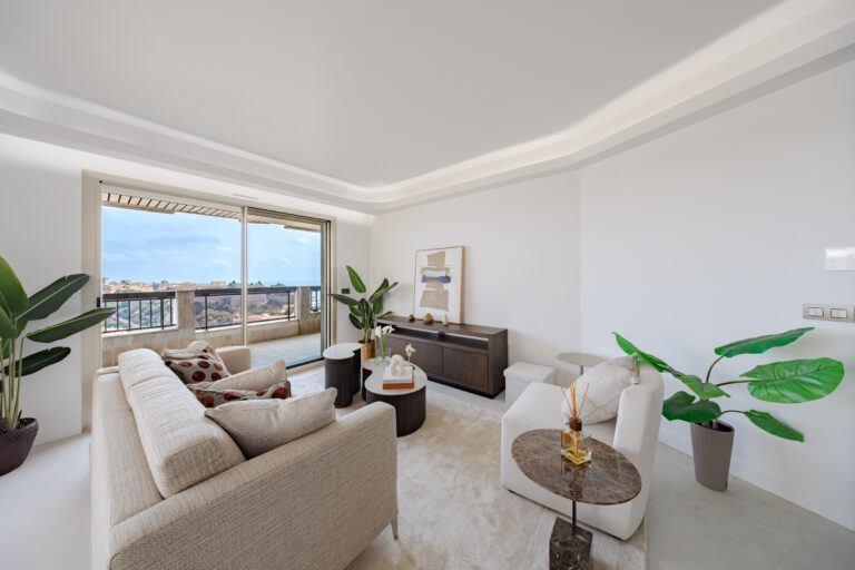 2 BEDROOM APARTMENT RENOVATED WITH SEA VIEW