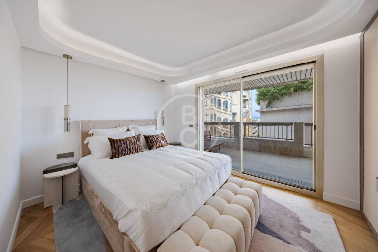 2 BEDROOM APARTMENT RENOVATED WITH SEA VIEW
