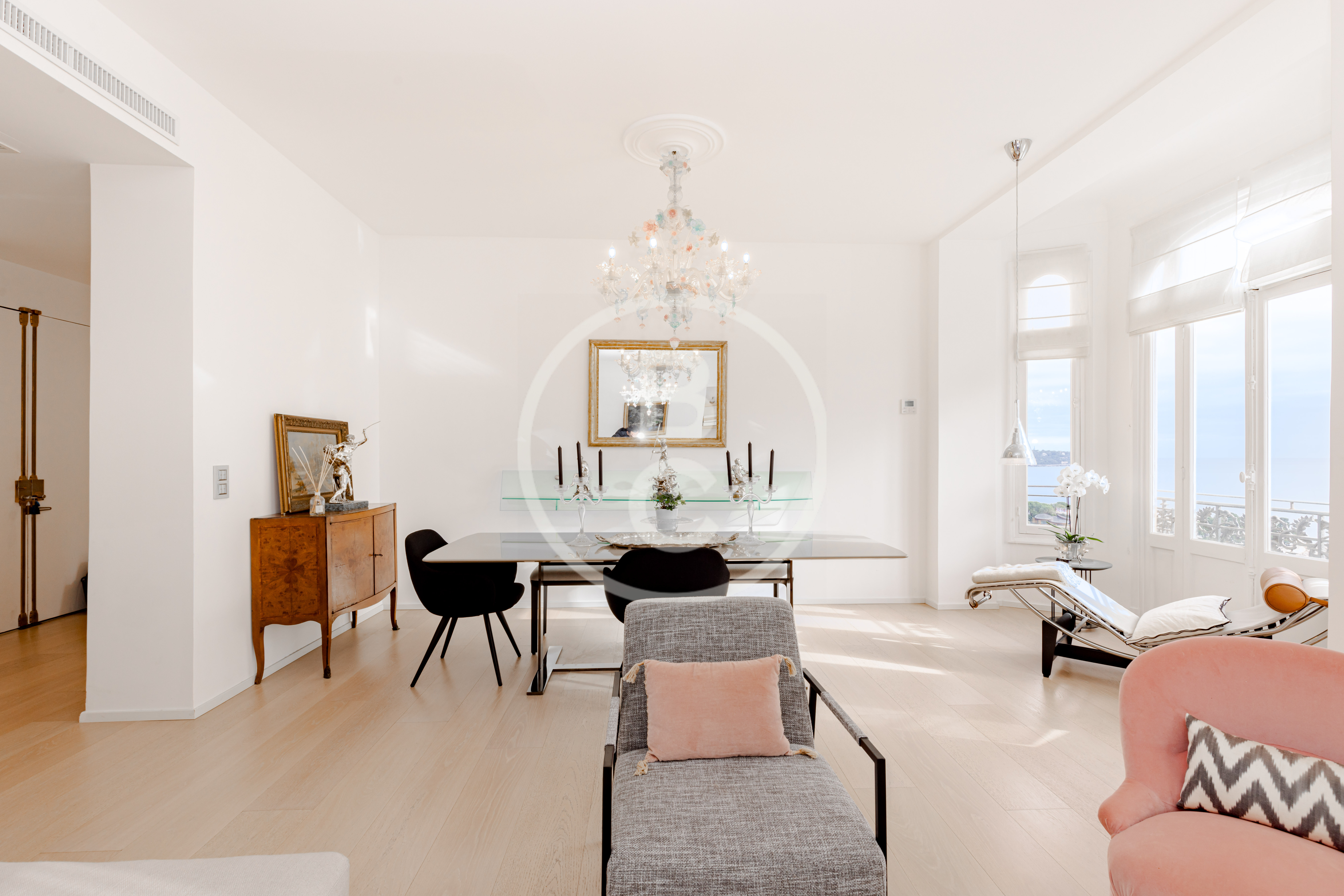 ELEGANT & LUXURIOUS 5 ROOMS