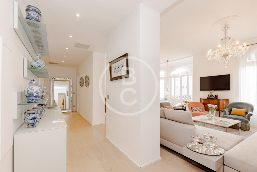 ELEGANT & LUXURIOUS 5 ROOMS