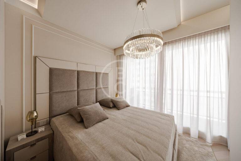 FULLY RENOVATED STUDIO