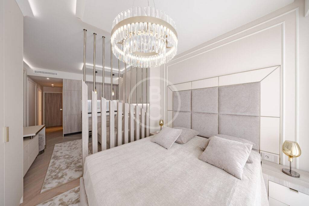 FULLY RENOVATED STUDIO