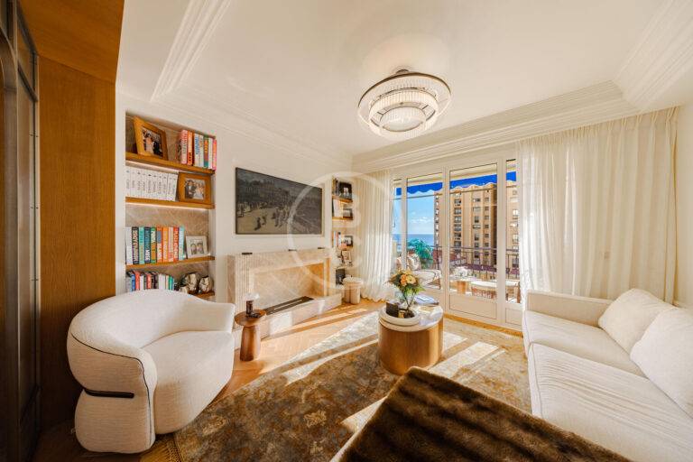ELEGANT 2-BEDROOM APARTMENT WITH REFINED FINISHES