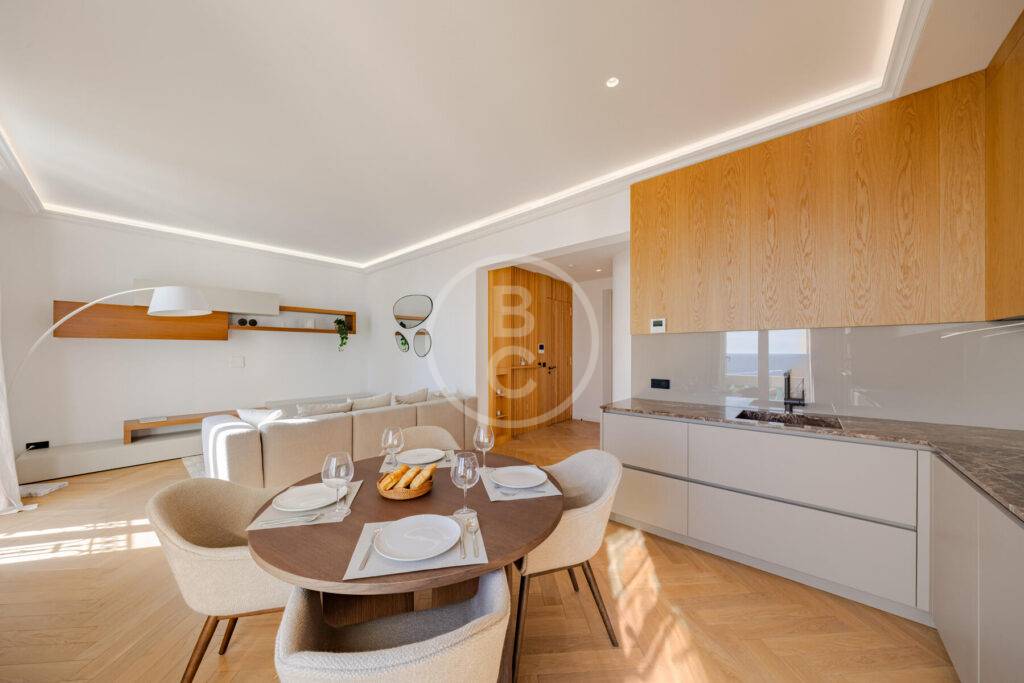 SUPERB 2 BEDROOM APARTMENT RENOVATED WITH SEA VIEW