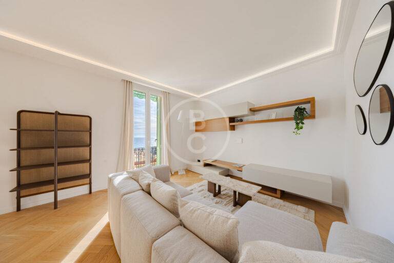SUPERB 2 BEDROOM APARTMENT RENOVATED WITH SEA VIEW