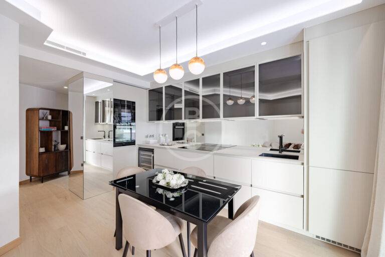 CHARMING RENOVATED APARTMENT