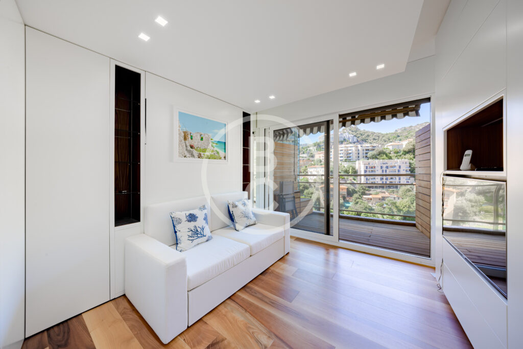 RENOVATED STUDIO WITH SEA VIEW