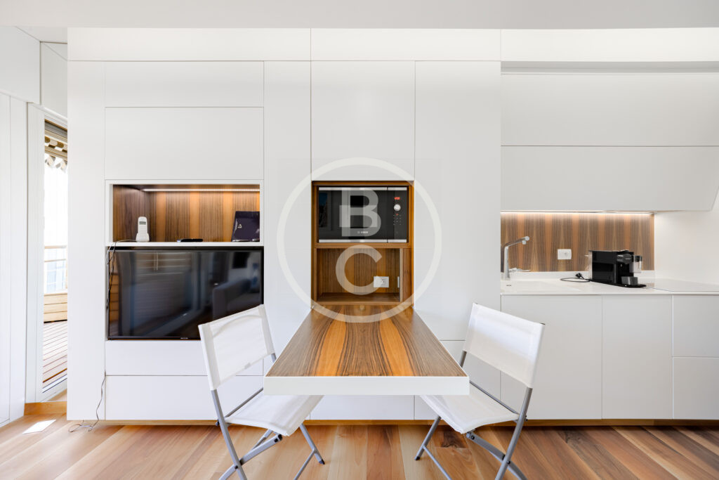 RENOVATED STUDIO WITH SEA VIEW