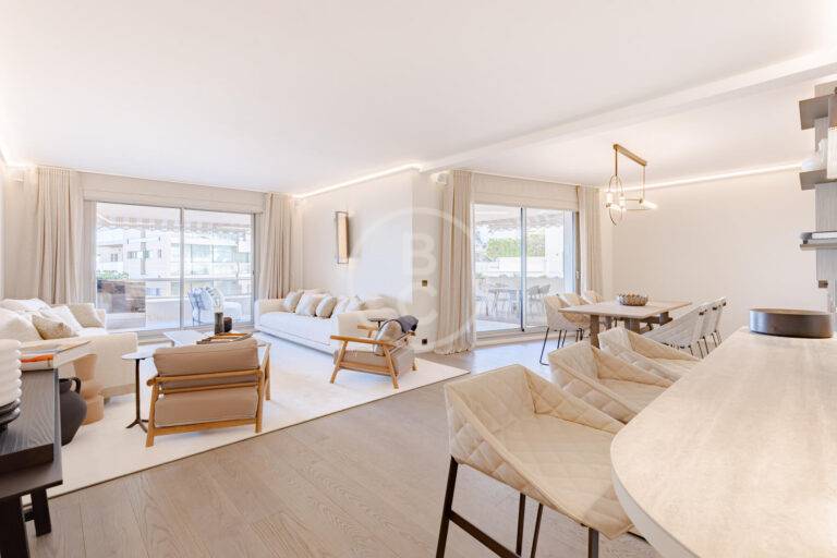 SUMPTUOUS FURNISHED APARTMENT
