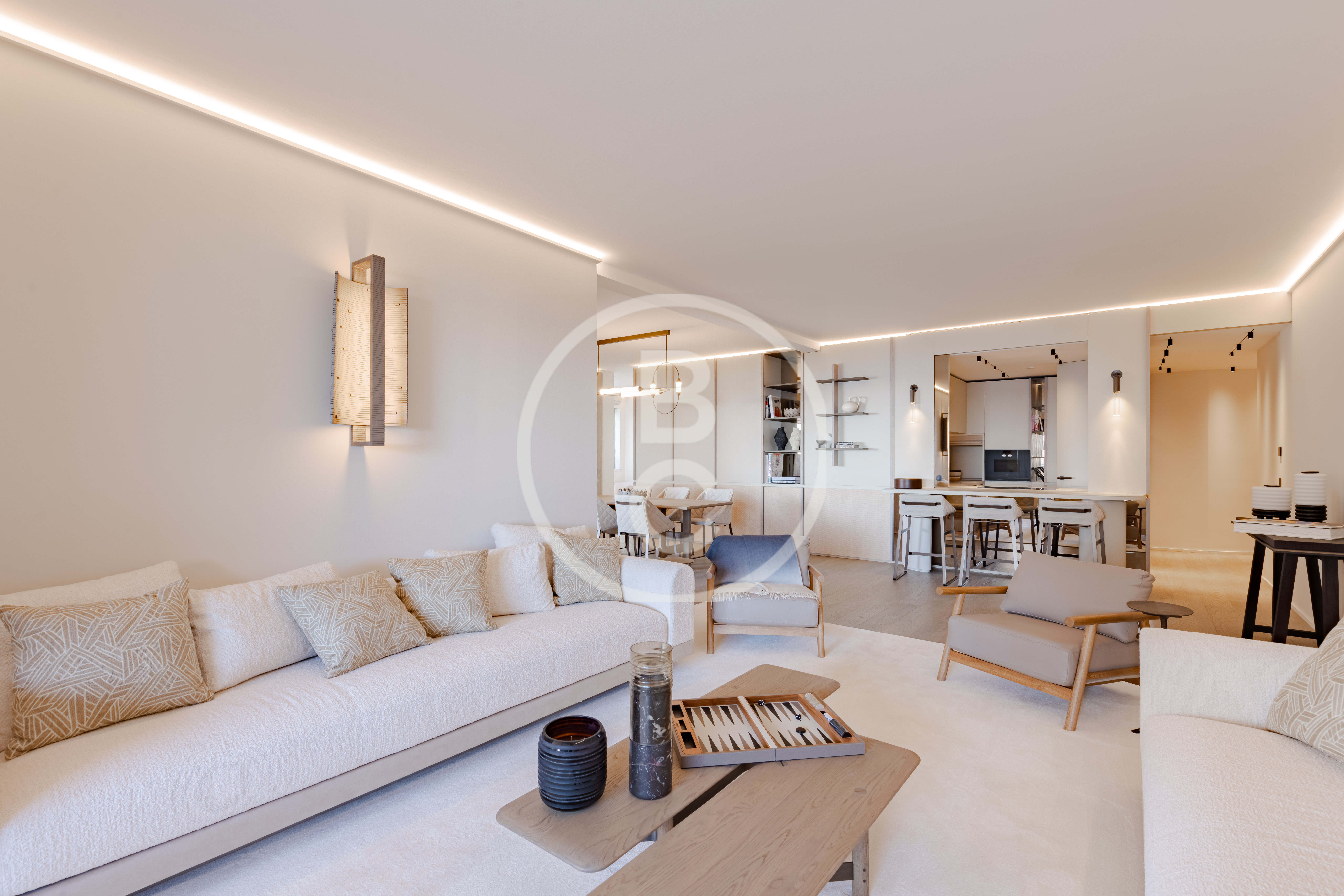 SUMPTUOUS FURNISHED APARTMENT