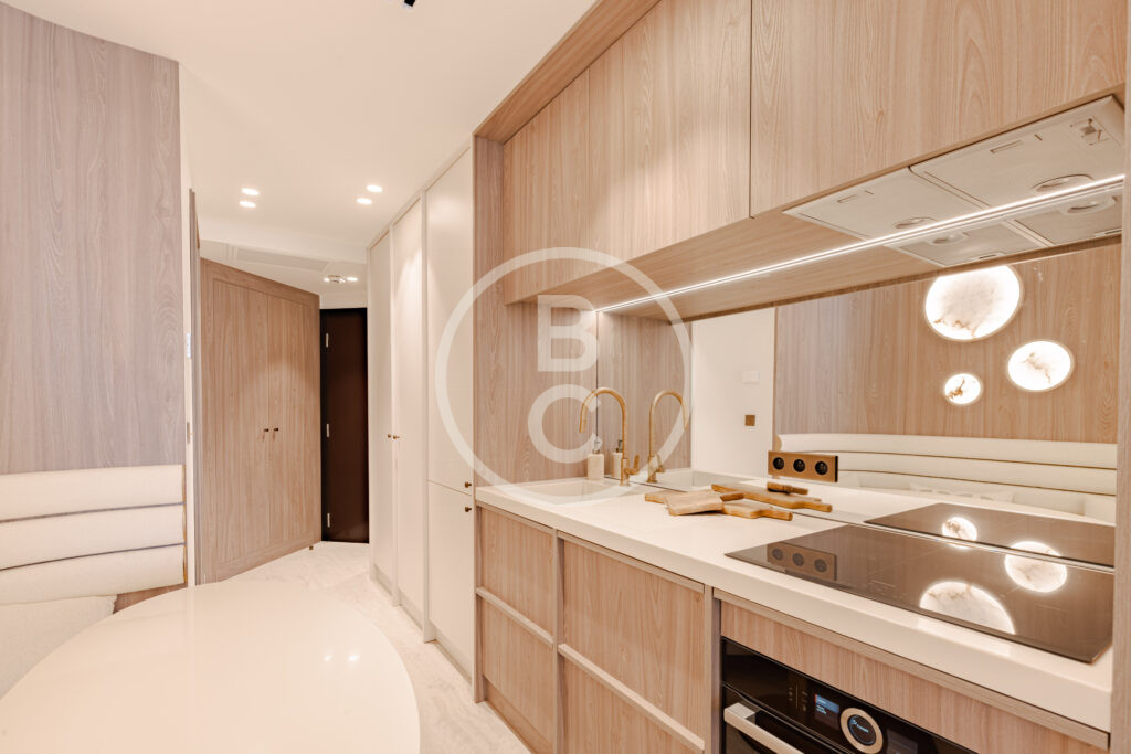 MAGNIFICENT STUDIO WITH SEA VIEW