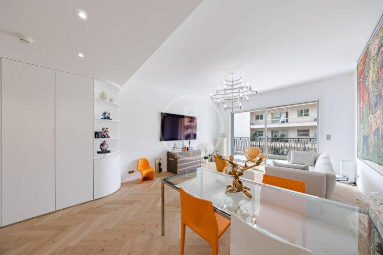 RENOVATED 2-BEDROOM APARTMENT – SEA VIEW