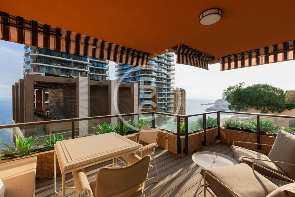 MAGNIFICENT STUDIO WITH SEA VIEW