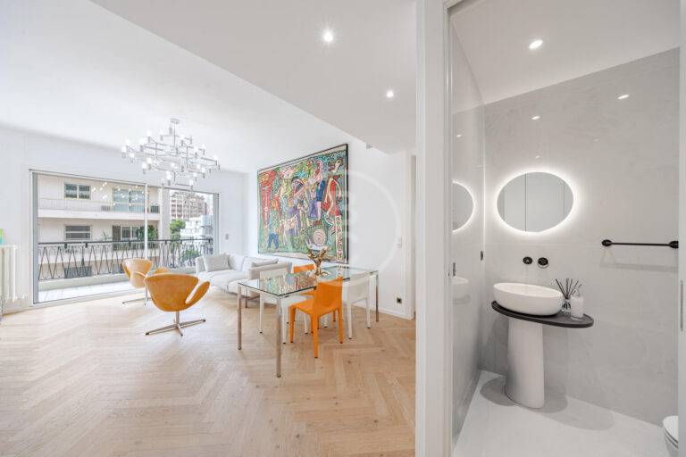RENOVATED 2-BEDROOM APARTMENT – SEA VIEW