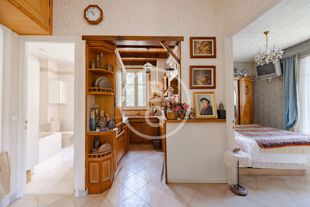 1-BEDROOM APARTMENT TO RENOVATE – OPTION FOR 2 BEDROOMS