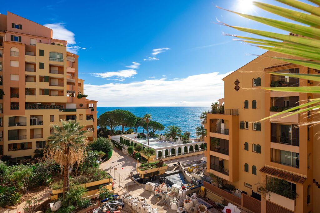 MAGNIFICENT 2 ROOM APARTMENT WITH SEA VIEW