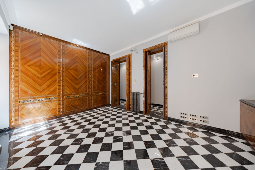 ELEGANT BOURGEOIS TWO-BEDROOM APARTMENT
