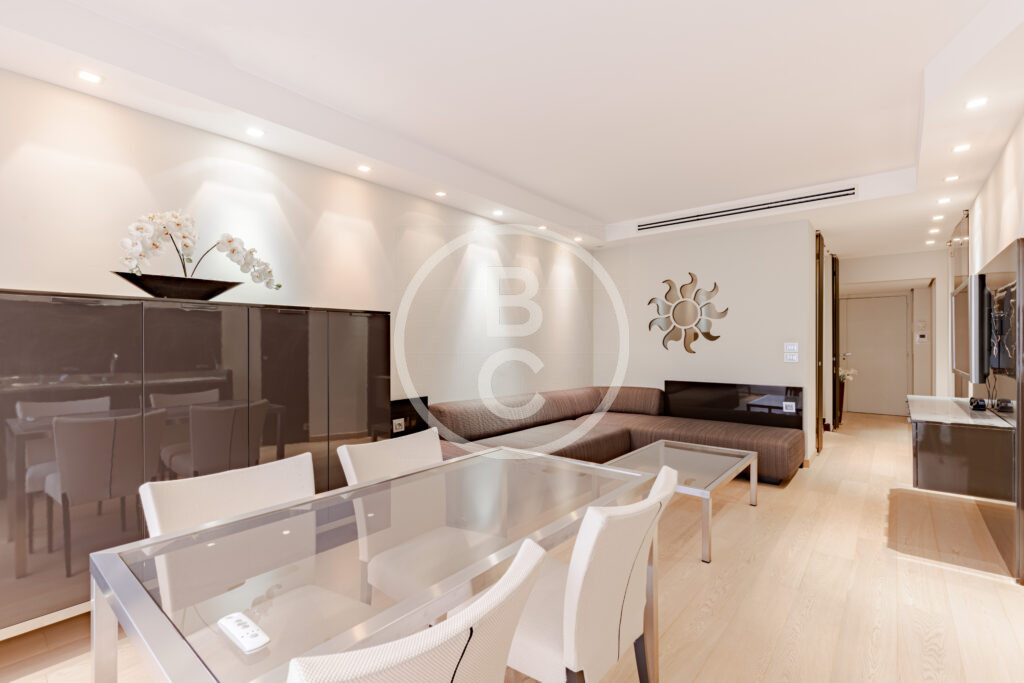 MAGNIFICENT STUDIO CONVERTED INTO 1 BEDROOM