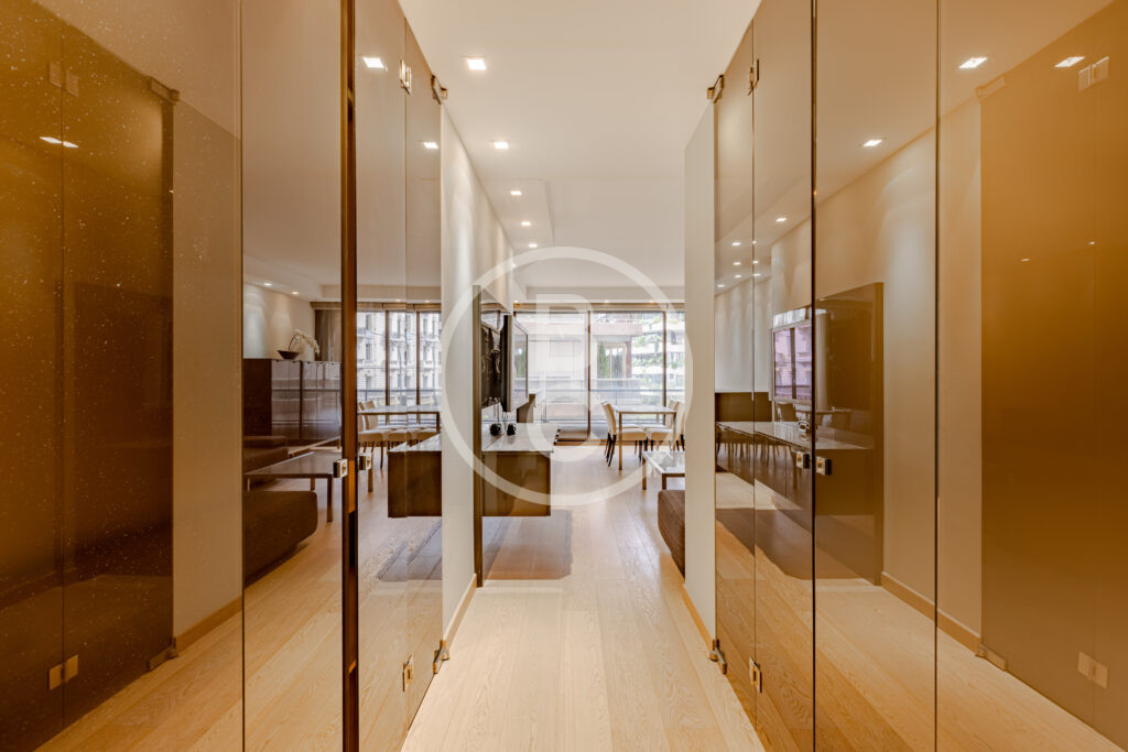 MAGNIFICENT STUDIO CONVERTED INTO 1 BEDROOM
