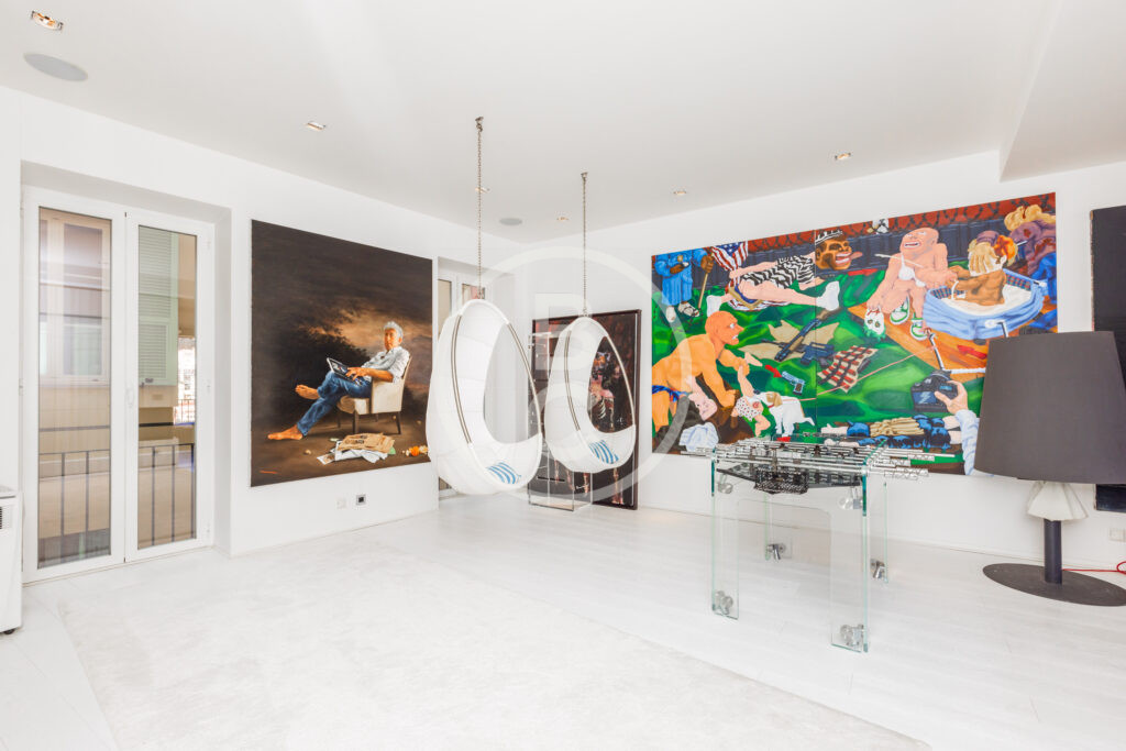 LOFT TO TRANSFORM INTO 2/3 BEDROOM APARTMENT
