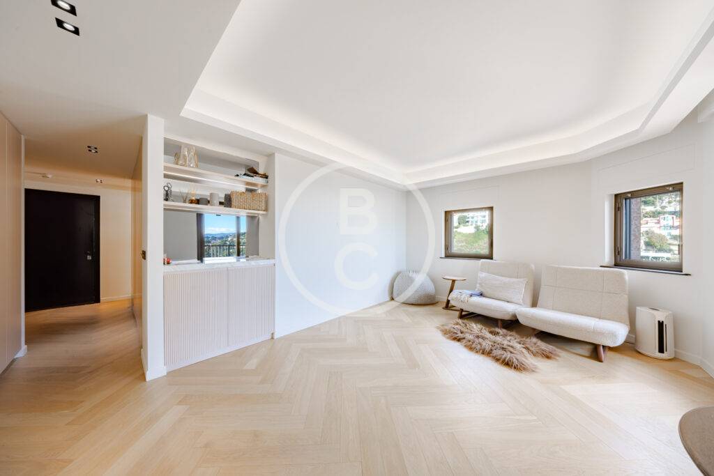 RENOVATED ONE BEDROOM APARTMENT WITH SEA VIEW