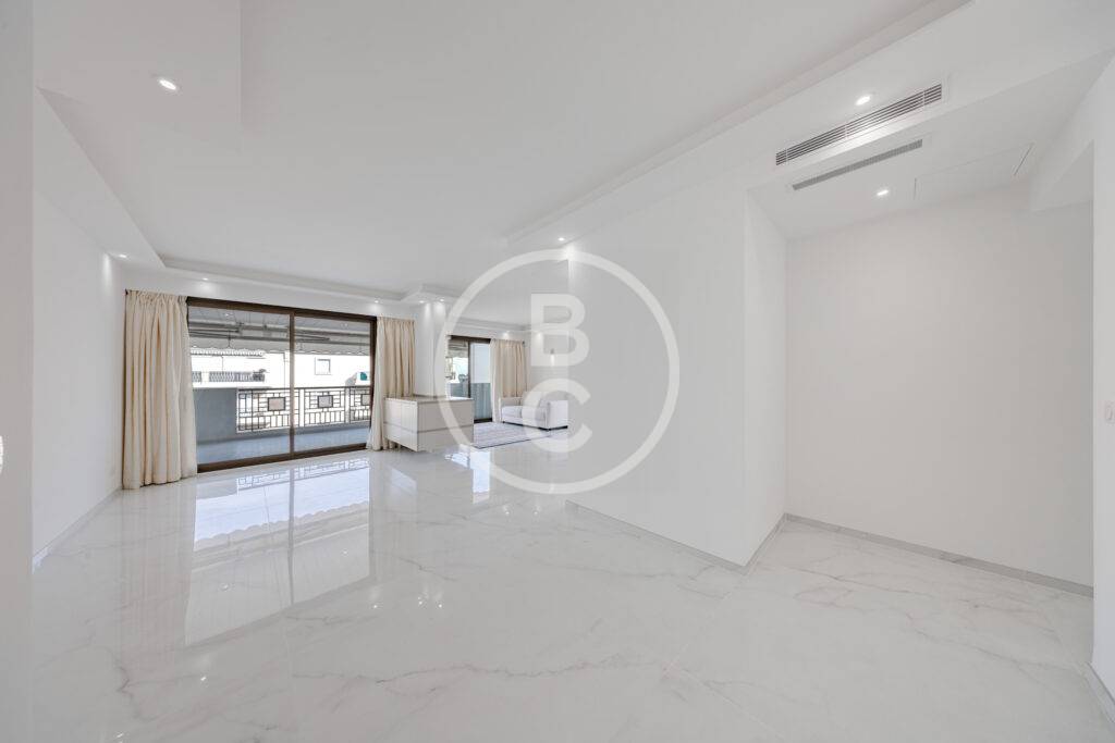 MAGNIFICENT 4 ROOM APARTMENT