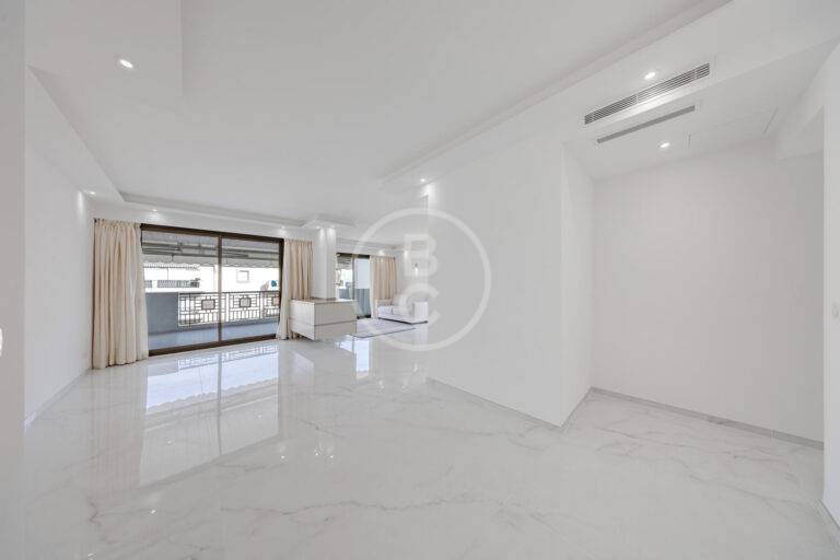 MAGNIFICENT 4 ROOM APARTMENT