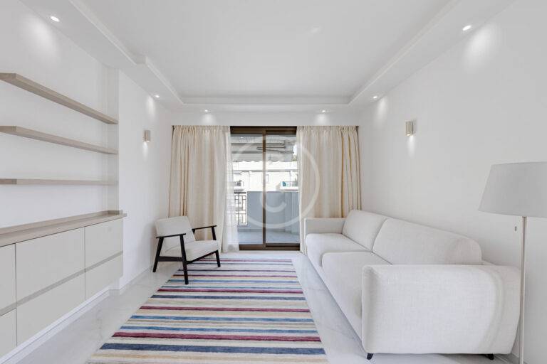 MAGNIFICENT 4 ROOM APARTMENT