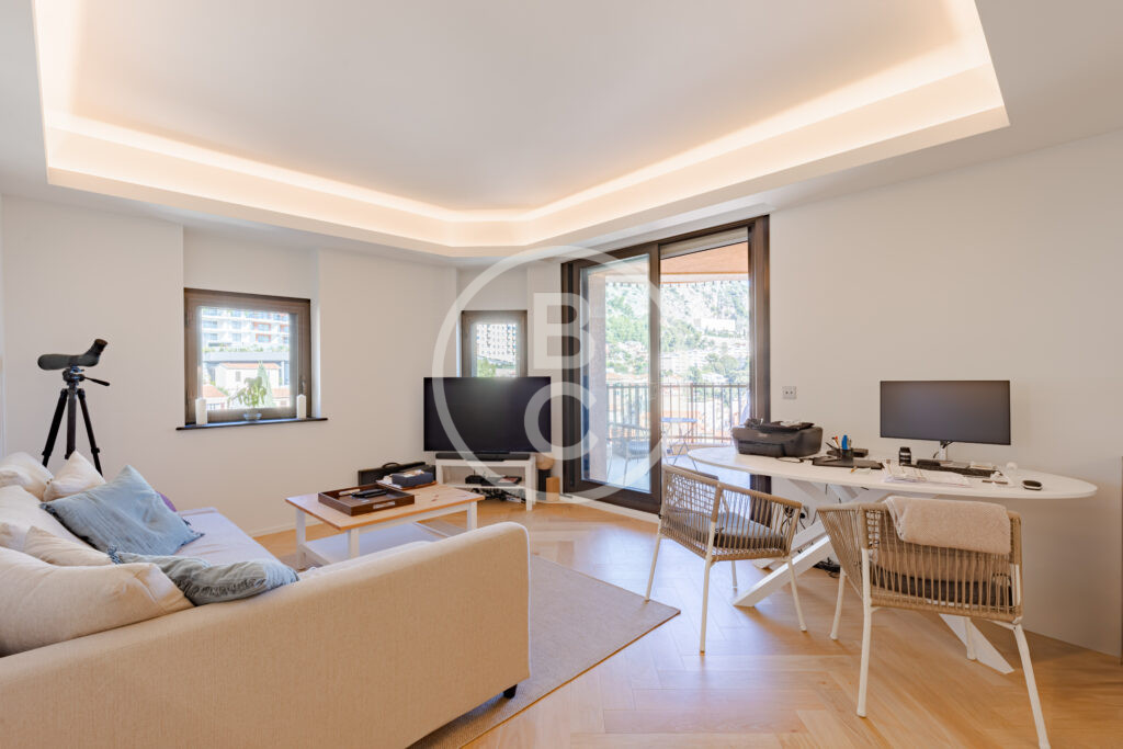RENOVATED ONE BEDROOM APARTMENT WITH SEA VIEW