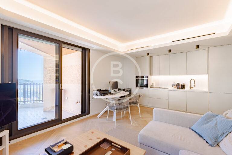 RENOVATED ONE BEDROOM APARTMENT WITH SEA VIEW