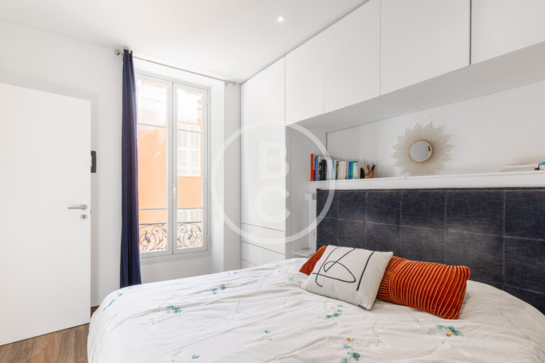 2 BEDROOM APARTMENT WITH TERRACE