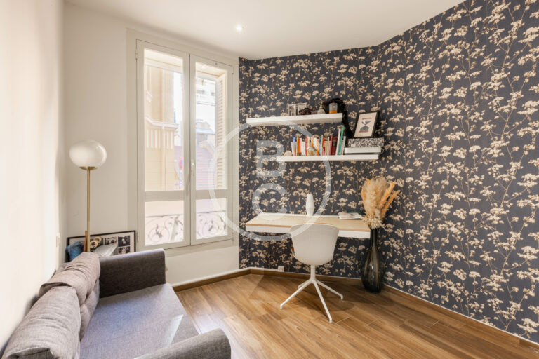 2 BEDROOM APARTMENT WITH TERRACE