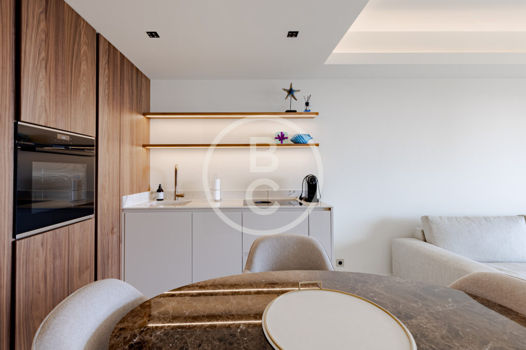 ONE-DEBDROOM COMPLETELY RENOVATED - SEA VIEW